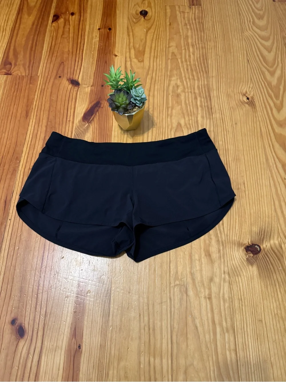 Lululemon Speed Up Low-Rise Lined Short 2.5in Black Women’s Size 10